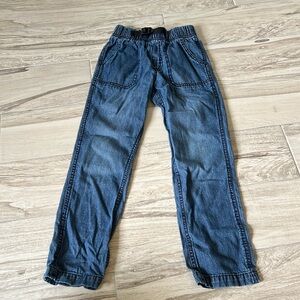 • Carter’s jeans, 7 •